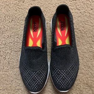 Sketchers GoWalk 4 - Size 7 NEW NO TAGS